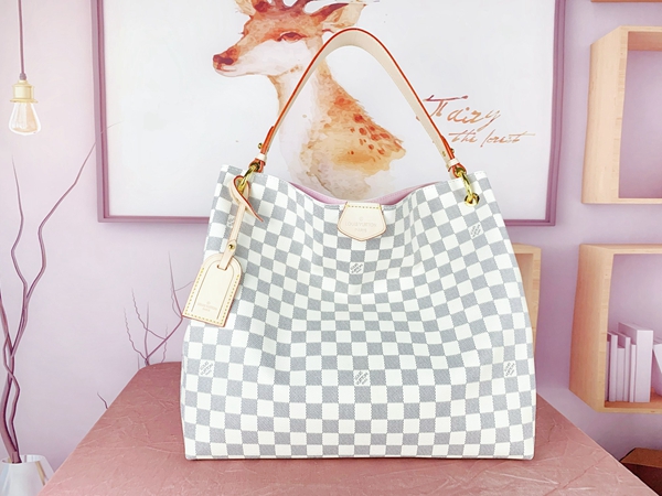 ルイヴィトンバッグ正面デザイン